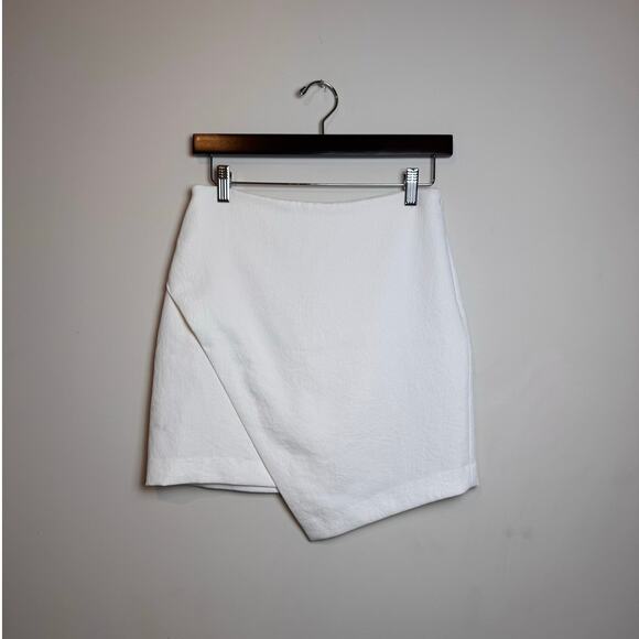 Aritzia Babaton Wrap Mini Skirt - Size 2 - Picture 1 of 6
